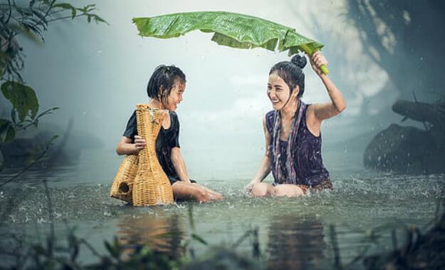 关于女生的超拽说说越霸气越好