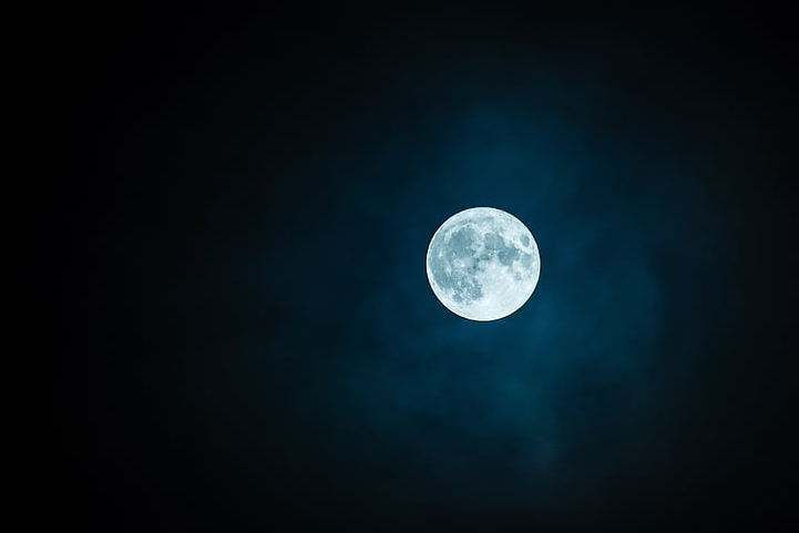 晚上月亮很圆的朋友圈句子
